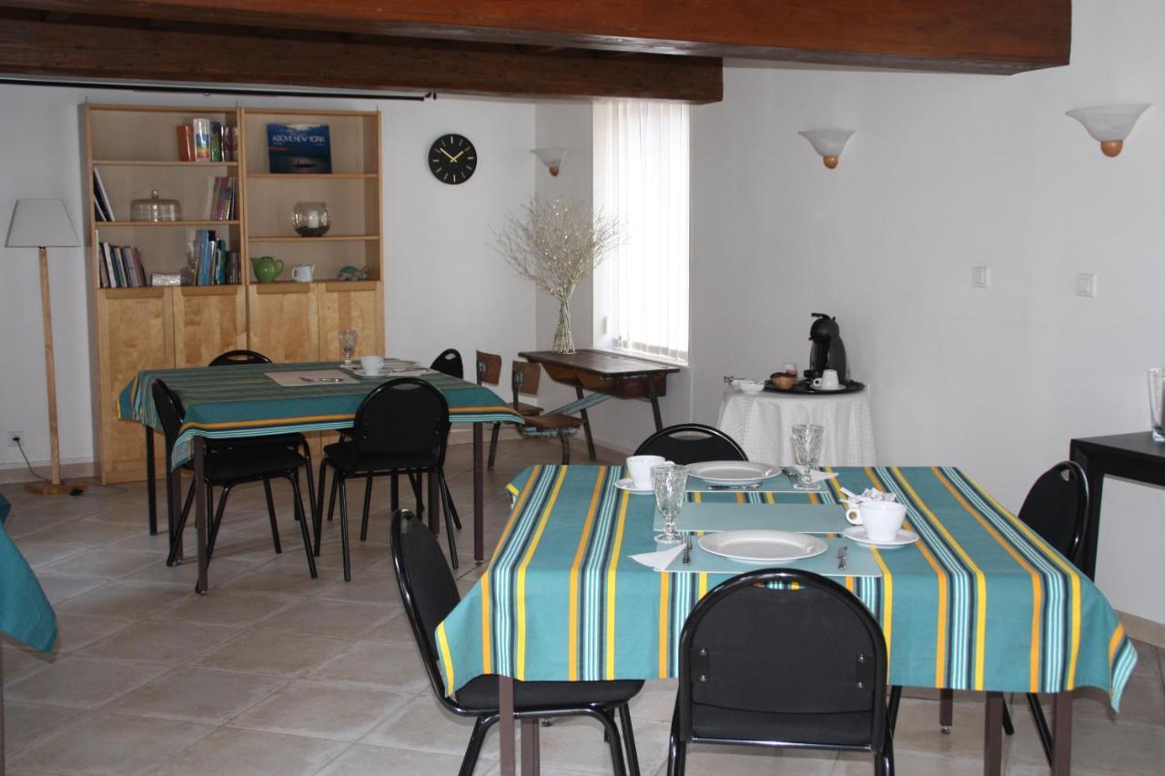 La Ferme De La Place Bouvines Bagian luar foto
